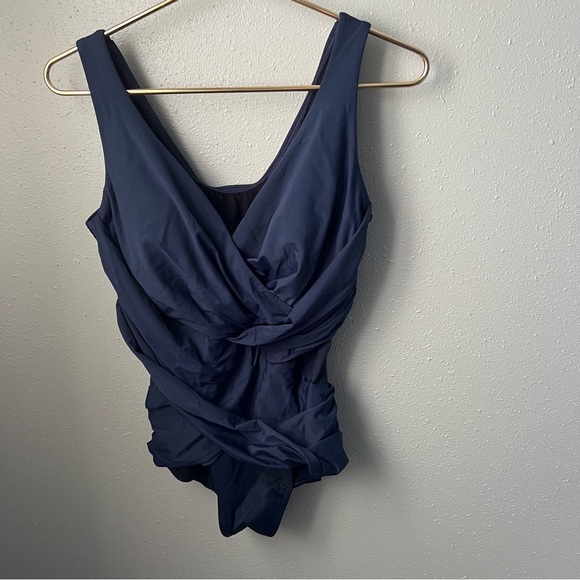 Miraclesuit Illusionists Crossover With Mesh One Piece in Midnight size 16W - Picture 3 of 7